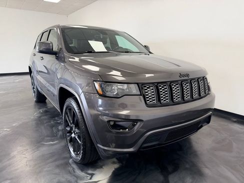 Used 2017 Jeep Grand Cherokee Altitude AWD/4WD image 24