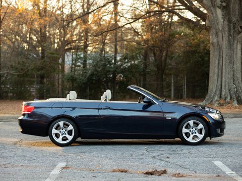 Used 2009 BMW 328i Convertible image 6