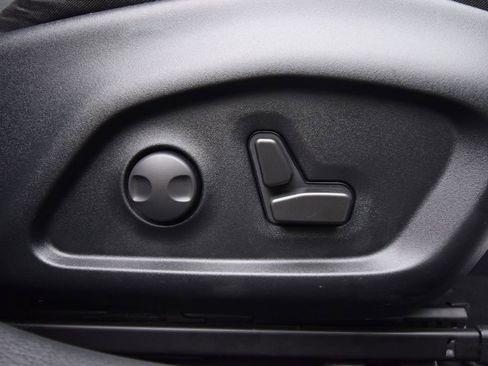 Used 2019 Jeep Compass Latitude FWD image 25
