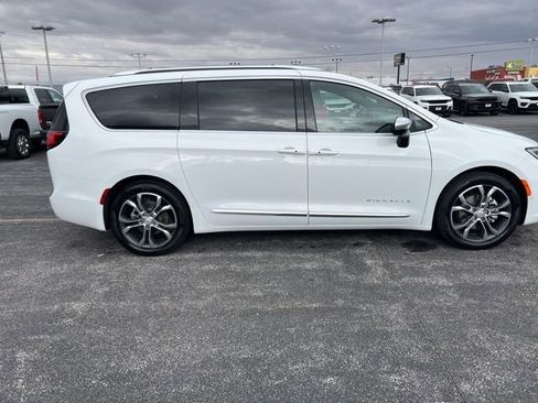 New 2026 Chrysler Pacifica Pinnacle FWD image 6