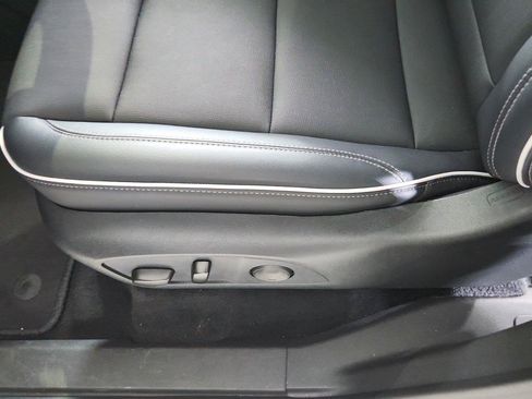 Used 2026 Buick Enclave Preferred AWD/4WD image 18