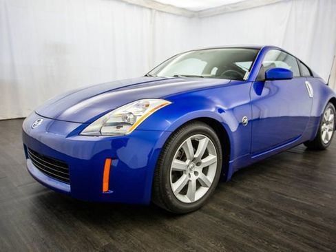 Used 2005 Nissan 350Z Coupe w/ (N93) Cargo Convenience Pkg image 23