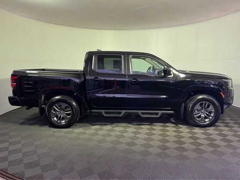 Certified 2025 Nissan Frontier SV AWD/4WD image 8