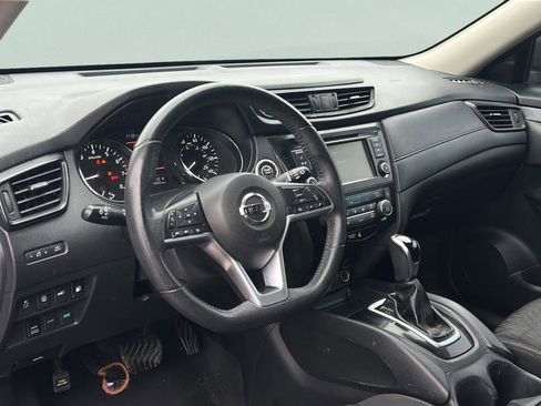Used 2020 Nissan Rogue SV image 26