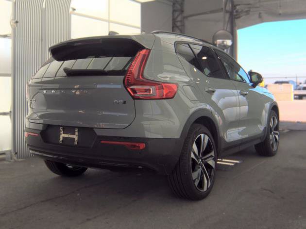 Used 2026 Volvo XC40 B5 Plus AWD/4WD image 4
