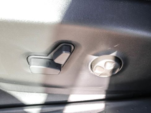 New 2026 Chrysler Pacifica Select FWD image 6