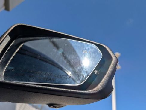 Used 2020 Chevrolet Equinox Premier FWD image 32