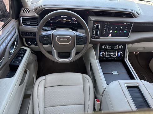 Used 2023 GMC Yukon XL Denali image 13