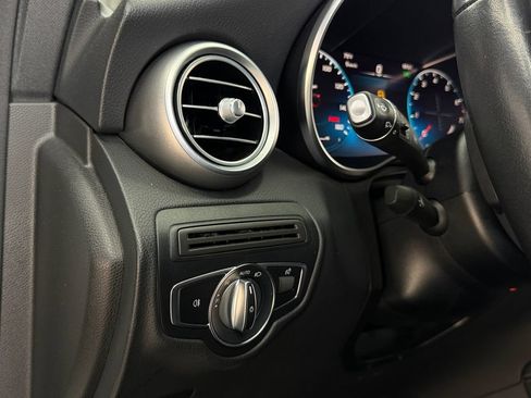 Used 2020 Mercedes-Benz GLC 300 image 21