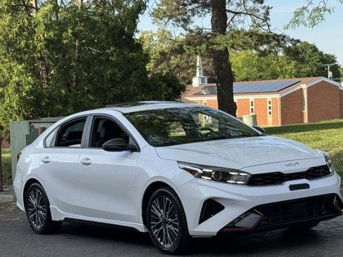 Used 2023 Kia Forte GT-Line w/ GT-Line Premium Package FWD image 2
