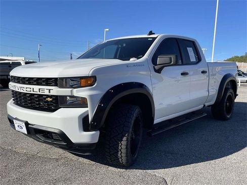 Used 2020 Chevrolet Silverado 1500 Custom w/ Custom Value Package image 7