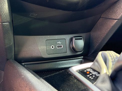 Used 2020 Nissan Rogue S FWD image 35