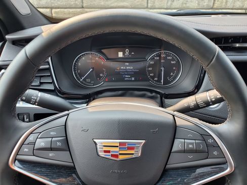 Used 2025 Cadillac XT5 Premium Luxury w/ LPO, Floor Liner Package AWD/4WD image 21