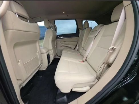 Used 2021 Jeep Grand Cherokee Laredo AWD/4WD image 7