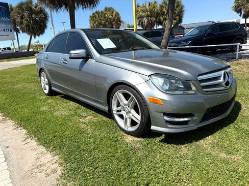 Used 2012 Mercedes-Benz C 250 Sport image 2