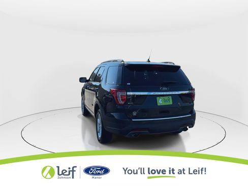 Used 2018 Ford Explorer XLT w/ Equipment Group 202A image 7