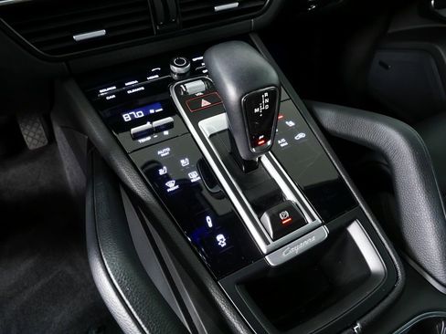 Certified 2023 Porsche Cayenne Platinum Edition AWD/4WD image 19