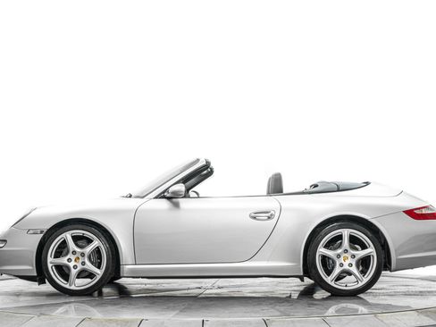 Used 2005 Porsche 911 Carrera RWD image 6