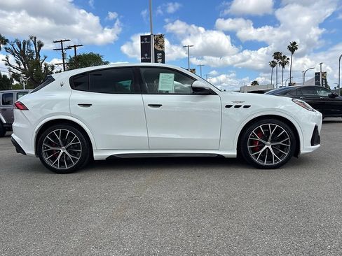Used 2024 Maserati Grecale Trofeo AWD/4WD image 2