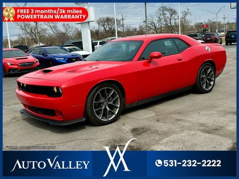 Used 2022 Dodge Challenger GT image 3