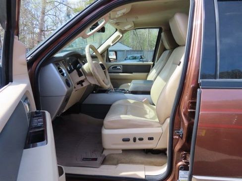 Used 2011 Ford Expedition XLT w/ 201A Rapid Spec Order Code image 23
