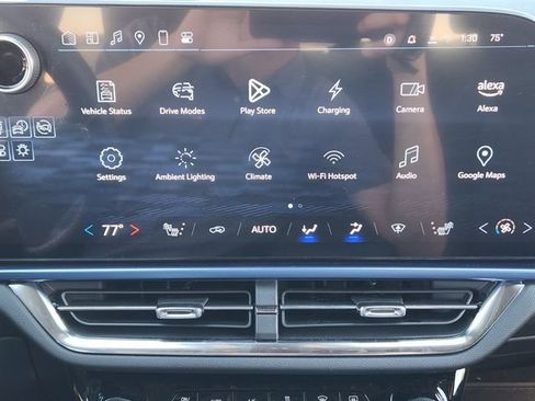 New 2025 Chevrolet Equinox EV LT FWD image 15