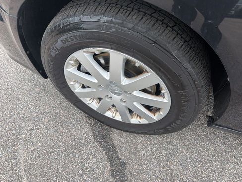 Used 2014 Chrysler Town & Country Touring image 9