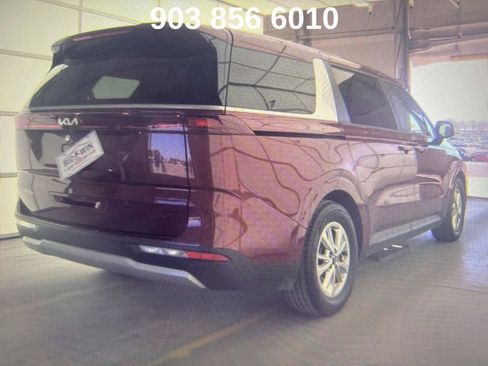 Used 2023 Kia Carnival LX image 2