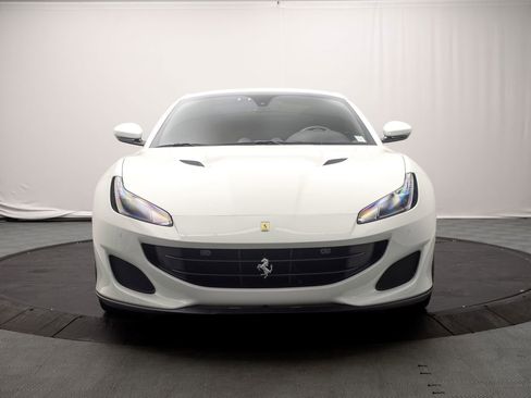 Used 2019 Ferrari Portofino RWD image 17