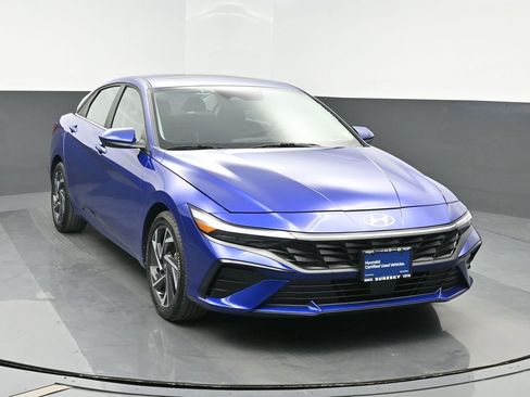 Certified 2025 Hyundai Elantra SEL image 1