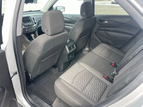 Used 2019 Chevrolet Equinox LT w/ Driver Convenience Package image 16