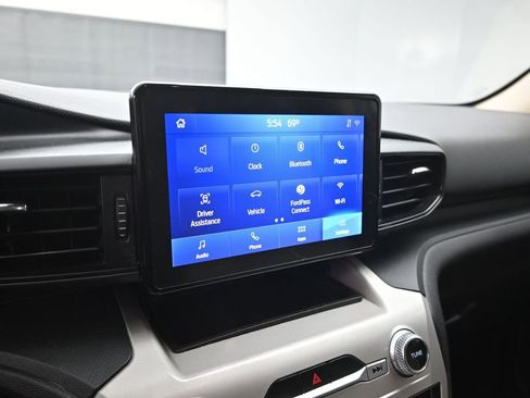 Certified 2021 Ford Explorer 2WD image 24