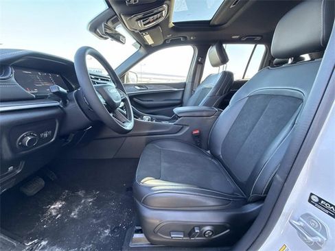 New 2026 Jeep Grand Cherokee Laredo image 7