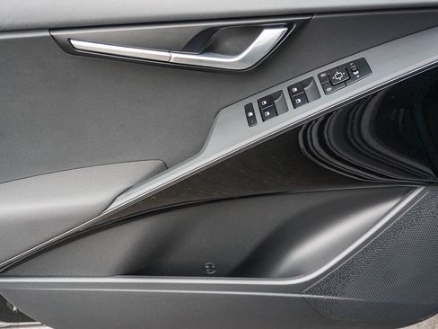 Certified 2024 Kia Niro EX FWD image 19