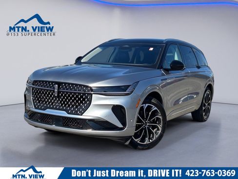 Used 2024 Lincoln Nautilus Reserve image 1