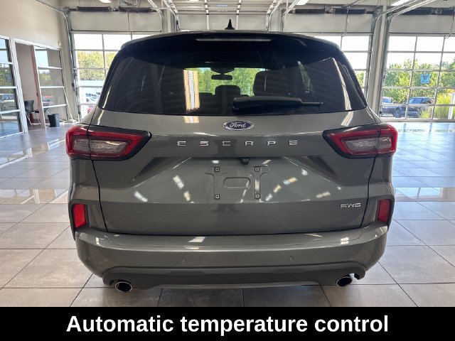 Used 2024 Ford Escape ST-Line w/ Tech Pack #1 AWD/4WD image 11