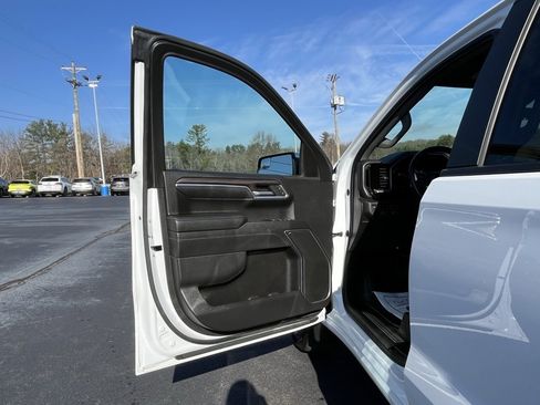 Used 2022 Chevrolet Silverado 1500 LT image 11