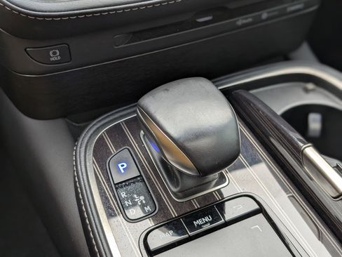 Used 2019 Lexus LS 500h AWD image 33