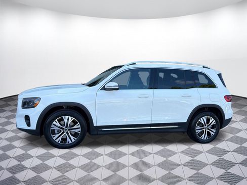 Used 2026 Mercedes-Benz GLB 250 image 2