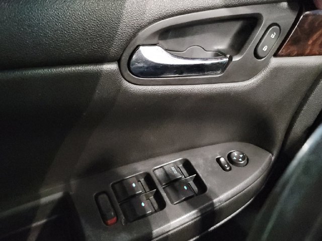 Used 2013 Chevrolet Impala LTZ FWD image 21
