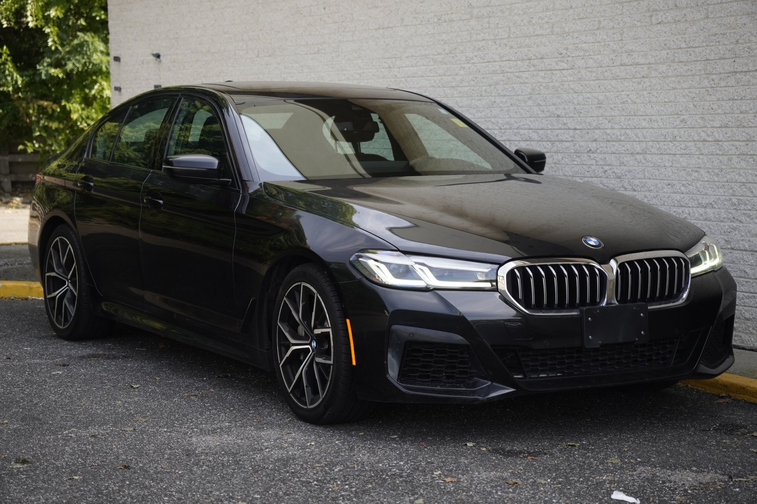 Used 2021 BMW 530i w/ M Sport Package RWD image 10