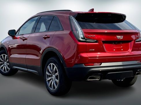 Used 2022 Cadillac XT4 Sport w/ Enhanced Visibility Package image 9