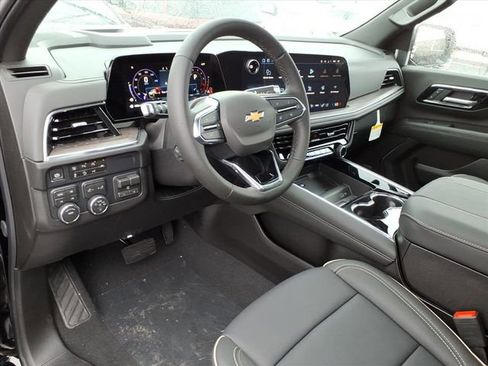 New 2026 Chevrolet Suburban Premier w/ Sun And Tow Package AWD/4WD image 5