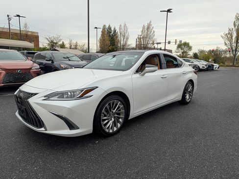 Used 2022 Lexus ES 350 Luxury w/ Accessory Package image 7