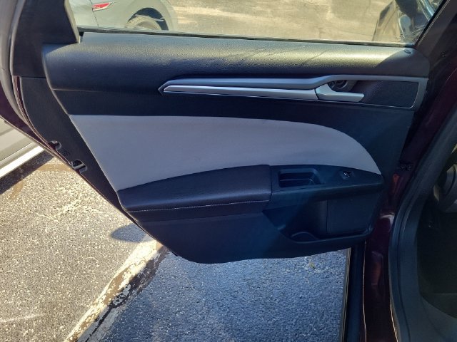 Used 2013 Ford Fusion S FWD image 12