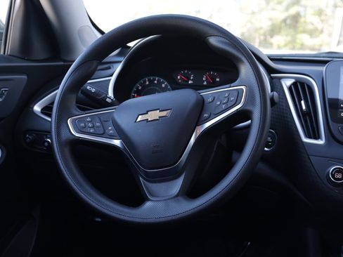 Used 2025 Chevrolet Malibu LT image 7