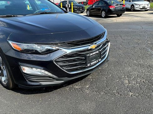 Used 2023 Chevrolet Malibu LT image 3