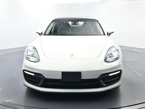 Used 2022 Porsche Panamera image 18