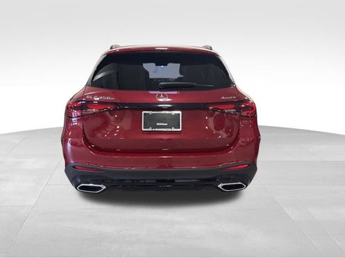 Used 2025 Mercedes-Benz GLC 350e 4MATIC image 4