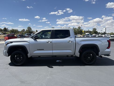 Used 2025 Toyota Tundra Limited AWD/4WD image 8